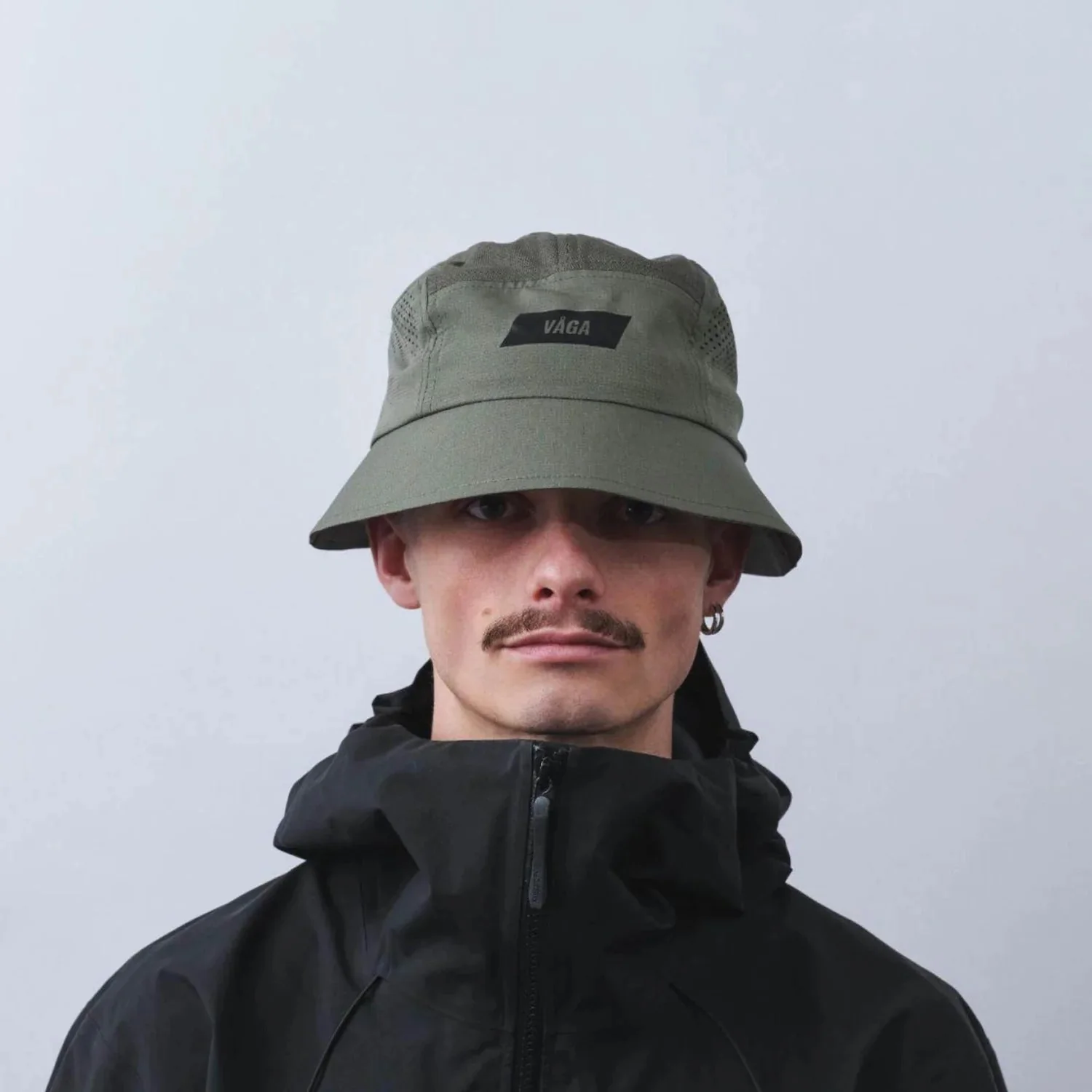 VÅGA Feather Bucket Hat – Taupe - Image 4