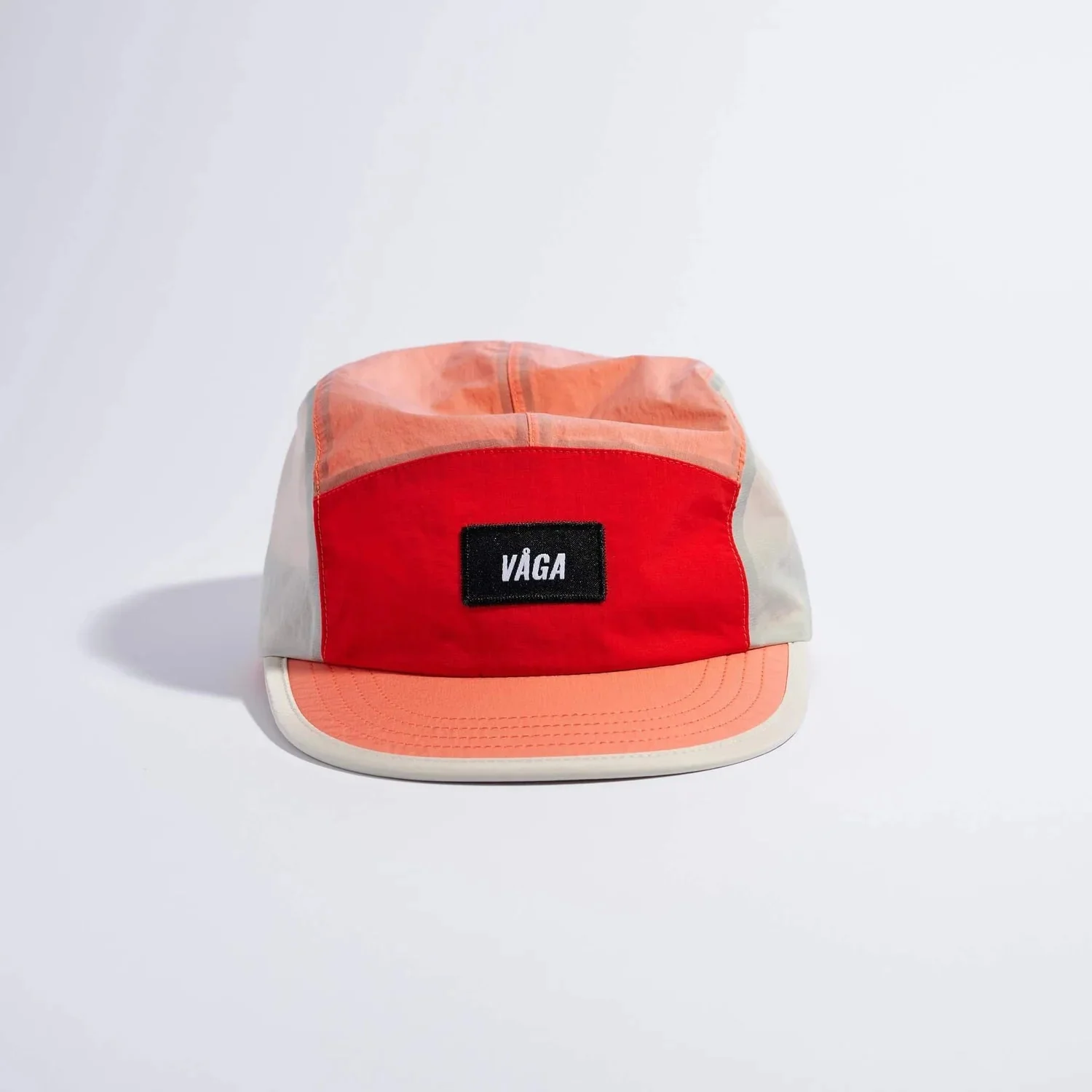 VÅGA Pacer Cap – Flame Red / Coral / Dust Grey