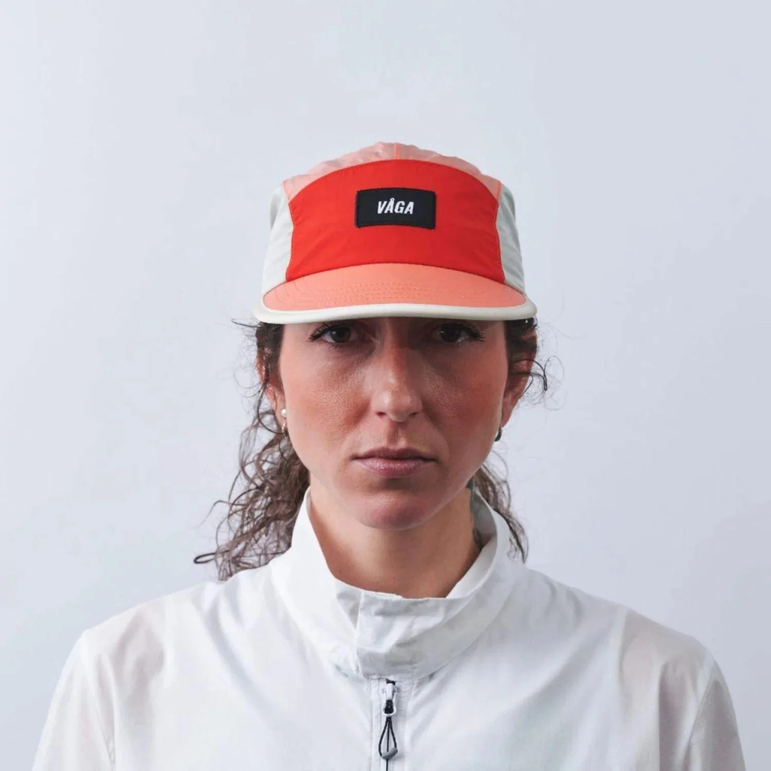 VÅGA Pacer Cap – Flame Red / Coral / Dust Grey - Image 2
